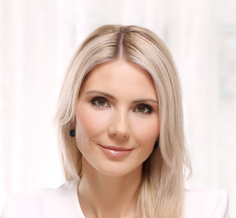 Mgr.  Elena Donátová LL.M.