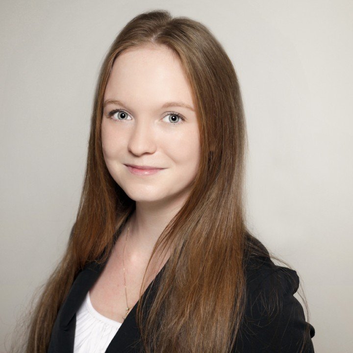 Mgr. Zuzana Carvová