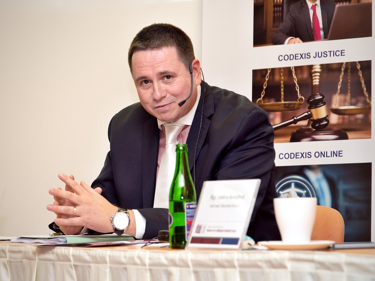 Pět otázek pro Michala Vávru: Od soudní síně až k moderátorskému mikrofonu