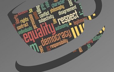 Andreas Føllesdal: Snižuje doktrína margin of appreciation demokratický deficit ESLP?