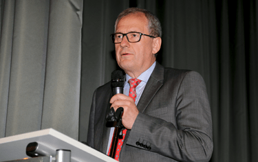 Vedení Ústavního soudu se dnes ujímá Josef Baxa