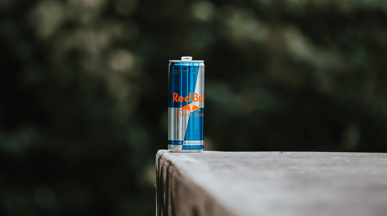 Brusel zahájil vyšetřování Red Bullu, podezřívá jej z omezování konkurentů
