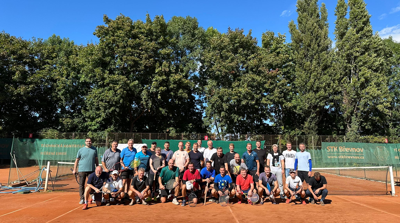 Charitativní turnaj FAIRSQUARE vynesl 100.000 korun. Podpořil ho primátor Prahy, sportovní legendy a další známé osobnosti
