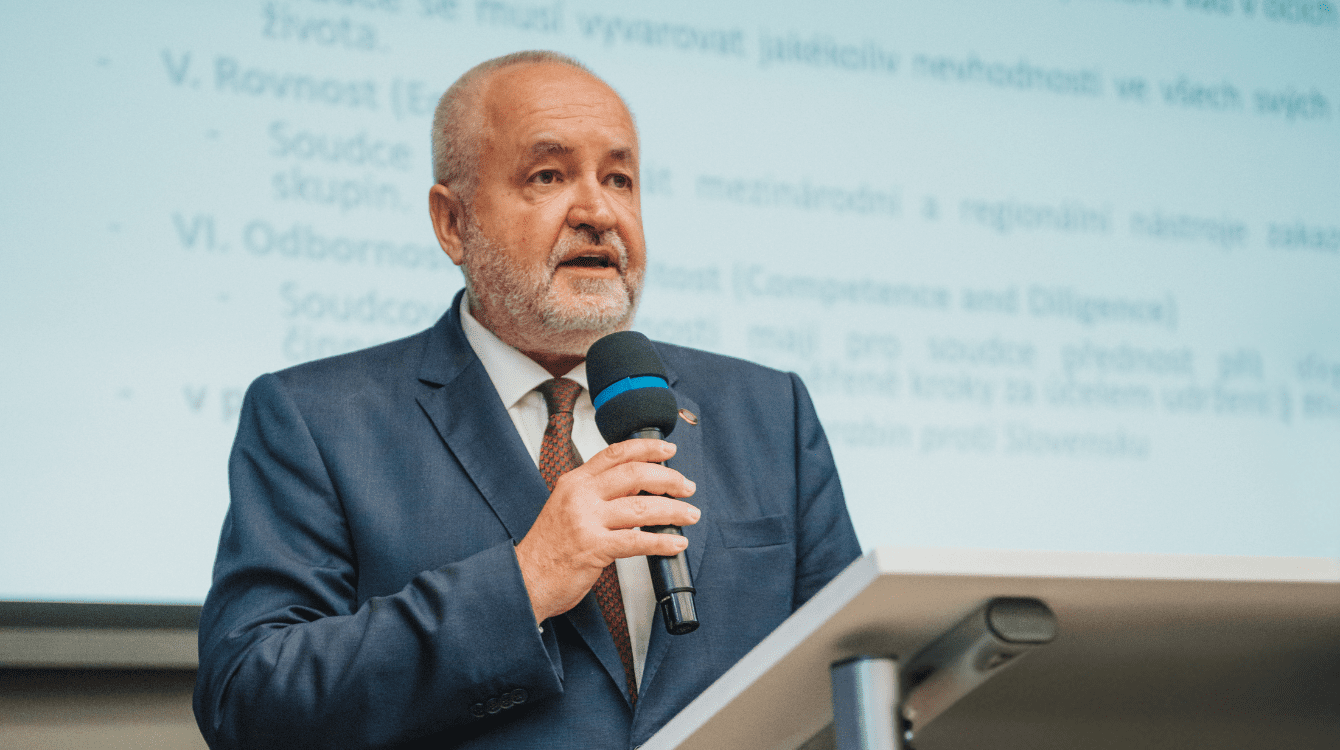 Soudci mezi lidmi (a ostatními právníky)