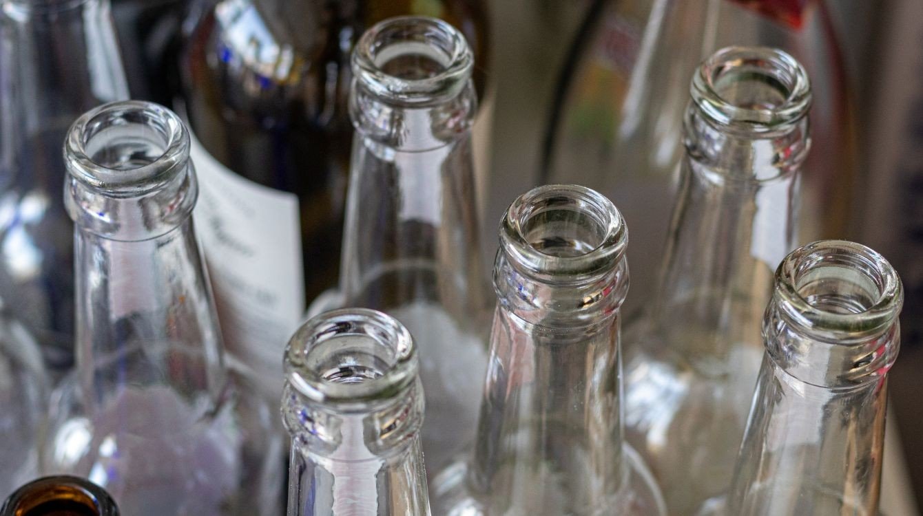 Muži, který otrávil svou matku metanolem, uložil soud 15 let vězení