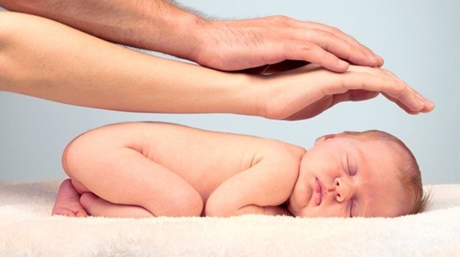 Soud EU podpořil stejnopohlavní páry, rodičovská práva platí všude stejně