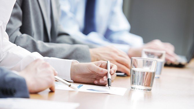 Nové podmínky pro výkon funkce členů volených orgánů obchodních korporací