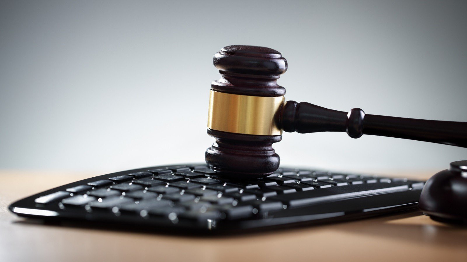 Zaměnitelnost doménového jména s chráněným názvem