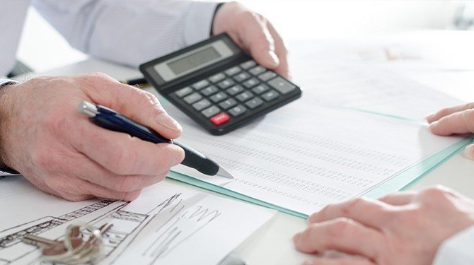 Daňové změny 2026 přinášejí nová pravidla pro zaměstnanecké opce a benefity