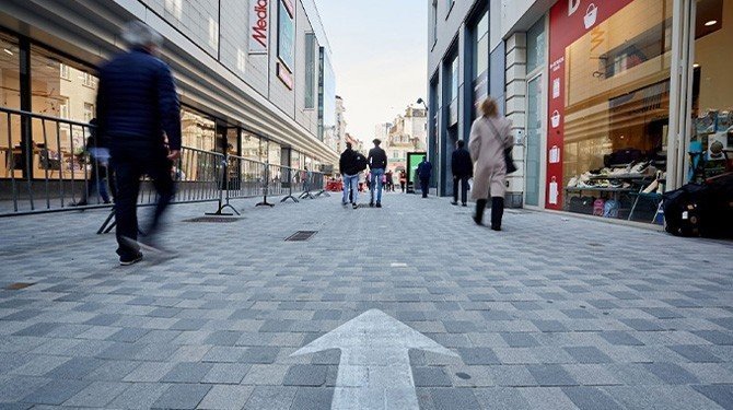 Zákaz cest mezi okresy a vycházení v noci skončí 11. dubna