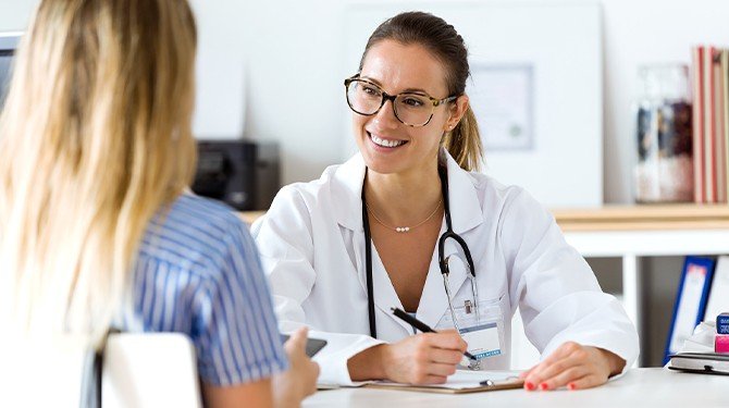 Zákaz registračních poplatků u lékaře je jednou z novinek roku 2026