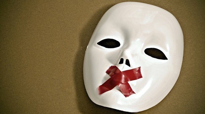 ESLP vydal rozsudek proti České republice k ochraně důvěrnosti komunikace mezi advokáty a klienty