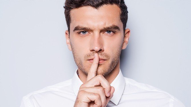 Je přípustné zavázat mlčenlivostí zaměstnance ohledně jejich mzdy?