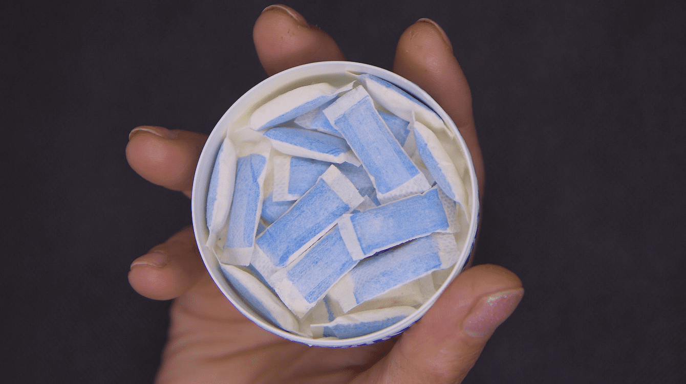 O zákazu prodeje nikotinových sáčků dětem rozhodne Senát v polovině února