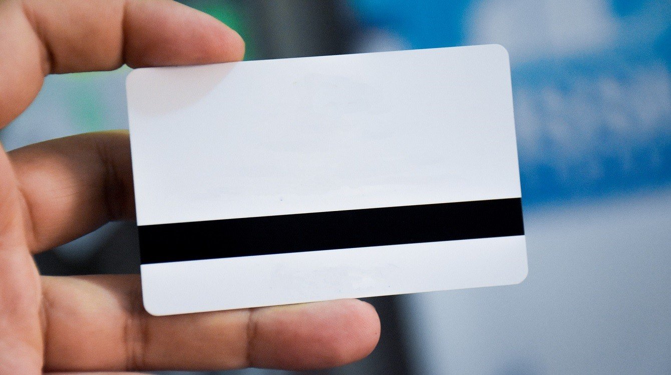 Konec rodných čísel v občanských průkazech