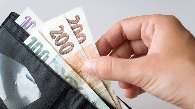 Senátní ústavní komise nechce ústavní zakotvení práva na platbu v hotovosti