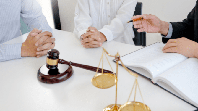 Hledání spravedlnosti při posuzování intenzity porušení povinnosti zaměstnancem vyplývající z právních předpisů vztahujících se k jím vykonávané práci