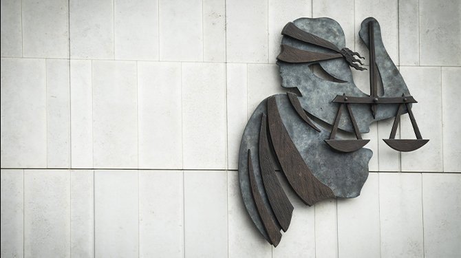 Smlouva s Vatikánem je protiústavní