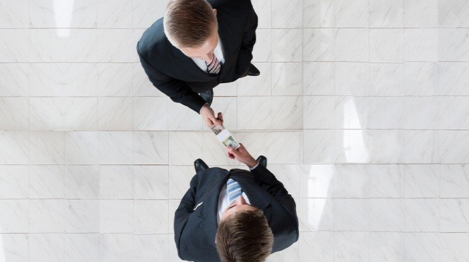 Česko musí zlepšit prevenci korupce ve státní správě, uvádí skupina Rady Evropy