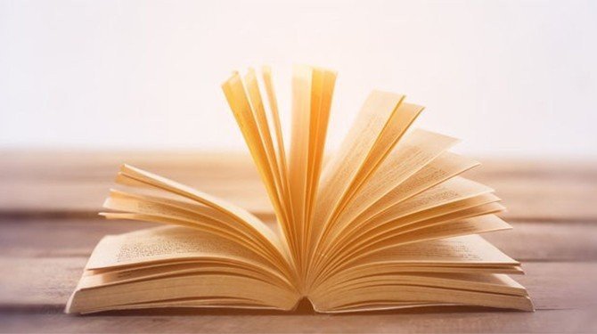 Nenápadná veselost byrokracie v Zámku Franze Kafky (stručné poznámky)