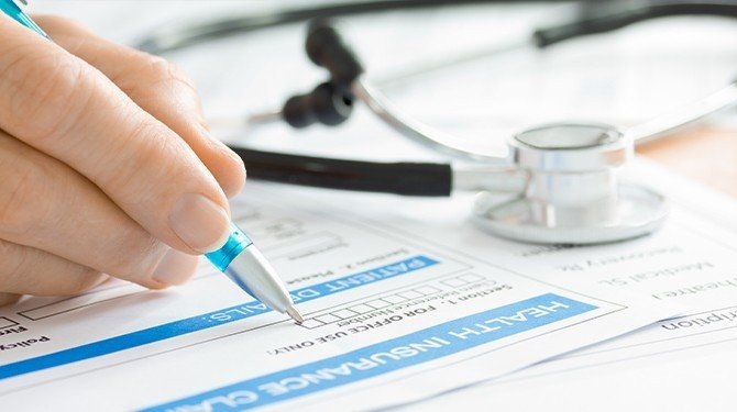 Soud potrestal lékaře a lékárníka z Valašského Meziříčí za podvody s recepty