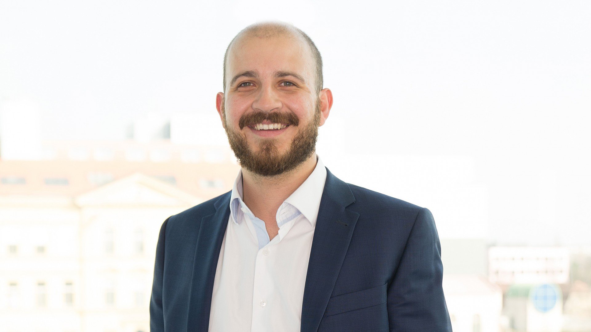 Rozhovor: Sebastian Mach - Aby se oznamovatelé nebáli o svou práci a pověst