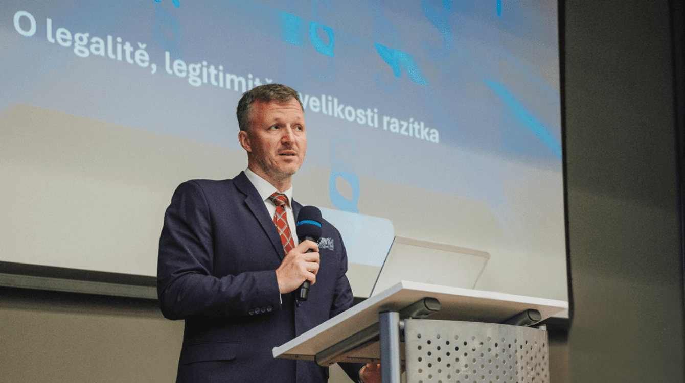 O legalitě, legitimitě a velikosti razítka