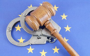 Evropský zatýkací rozkaz a řízení proti uprchlému