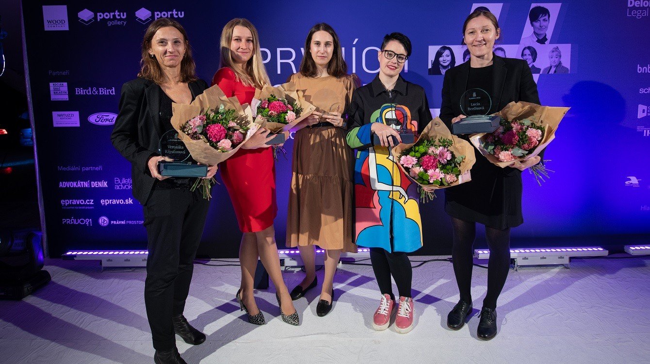 Ocenění pro inspirativní právničky získaly advokátka Lucie Hrdá, soudkyně Veronika Křesťanová nebo novinářka Andrea Procházková