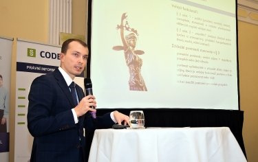 Oznamovací povinnost veřejných funkcionářů podle zákona o střetu zájmů