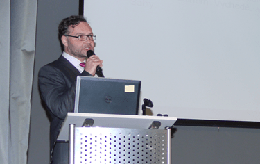 Energetika v šarlatánském obklíčení aneb kdo první stvoří Ráj na Zemi?