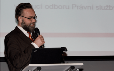 Nahota veřejného podnikání jako Pyrrhovo vítězství státu nad sebou samým