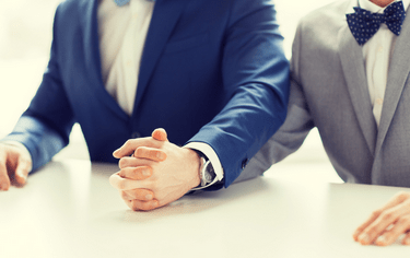 Stejnopohlavní svazek by mohl být partnerstvím, navrhli poslanci