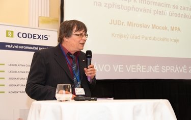 Svobodný přístup k informacím se zaměřením na zpřístupňování platů úředníků