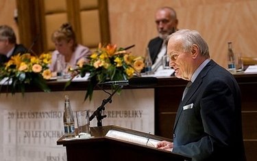 Rozhovor: prof. Jan Musil - Vzájemný respekt a noblesa jsou rysy, kterých jsem si při práci na ÚS velmi považoval