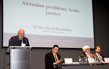Aktuální problémy české justice