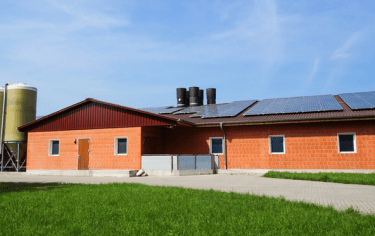 Případová studie: Chytré bytové domy se společnou fotovoltaikou a akumulátory