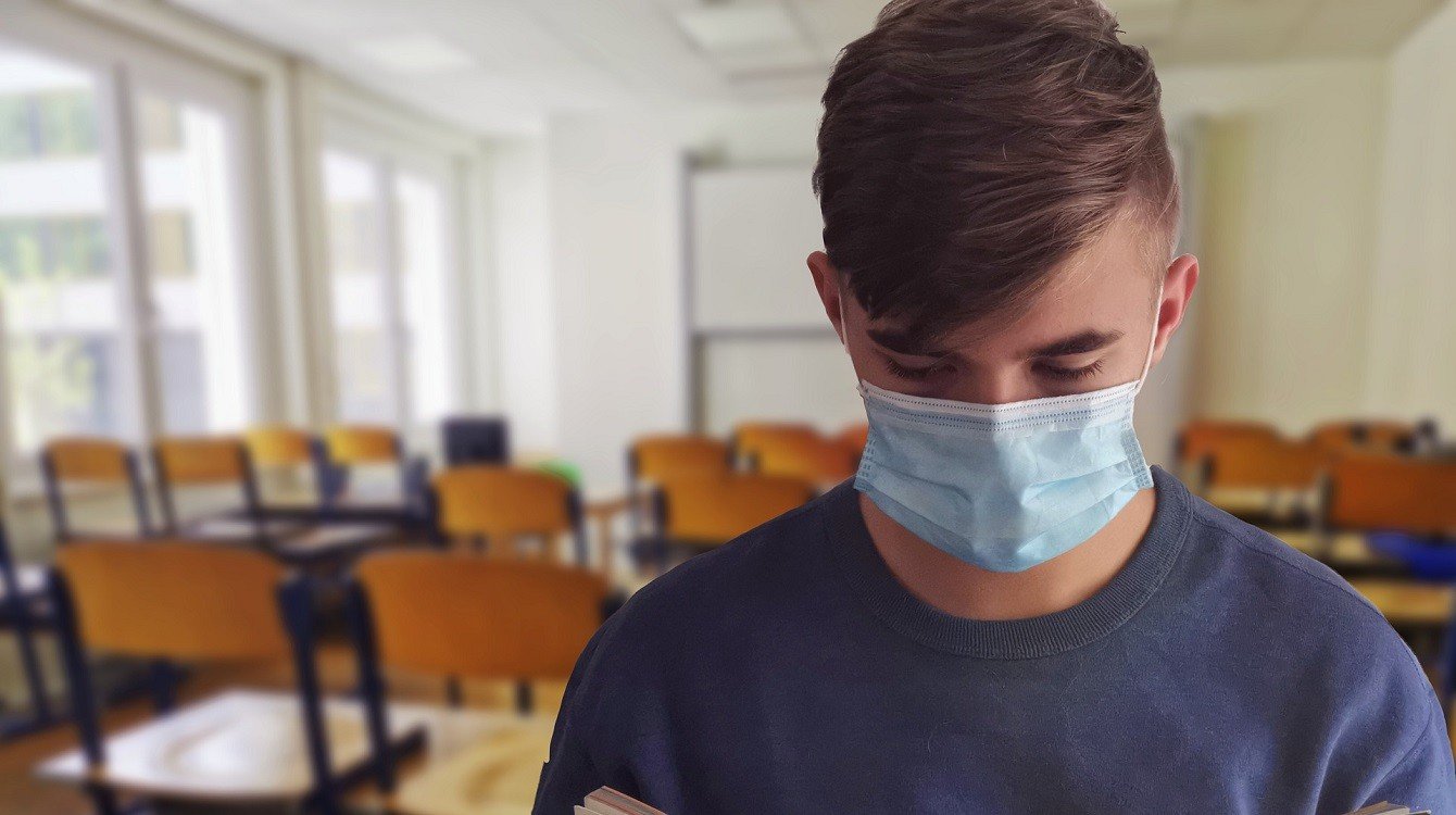 Povinnost škol hlásit blízké kontakty neodporovala zákonu, rozhodl NSS