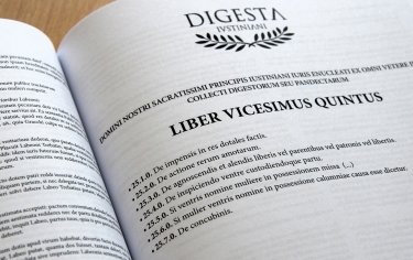 Tým z olomoucké právnické fakulty vydal kompletní Digesta