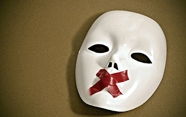 Trnitá cesta k humanitě: Díl IV. – Mlčeti zlato… nebo snad ne?