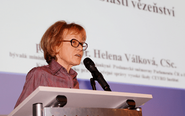 Rozhovor: Helena Válková - „O mandátovém a imunitním výboru by se toho moc vědět nemělo.“ aneb interview o činnosti ve sněmovně i o právu a životě jako takovém (I. část)